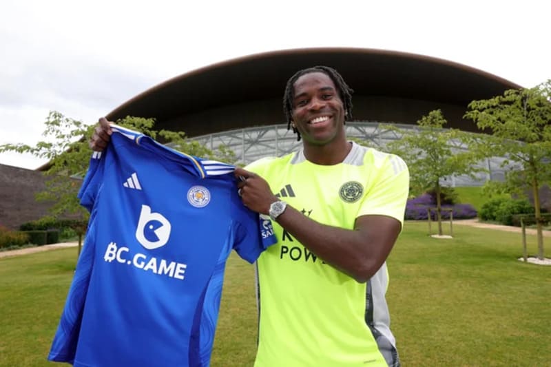 Anh đã thi đấu cho các đội tuyển trẻ của Ý