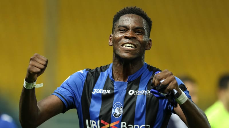 Caleb Okoli là hậu vệ người Ý gốc Nigeria