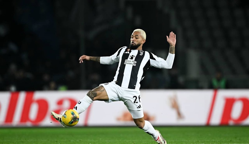 Douglas Luiz sở hữu khả năng sút xa ấn tượng