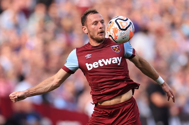 Hình ảnh thi đấu trên sân cỏ của cầu thủ