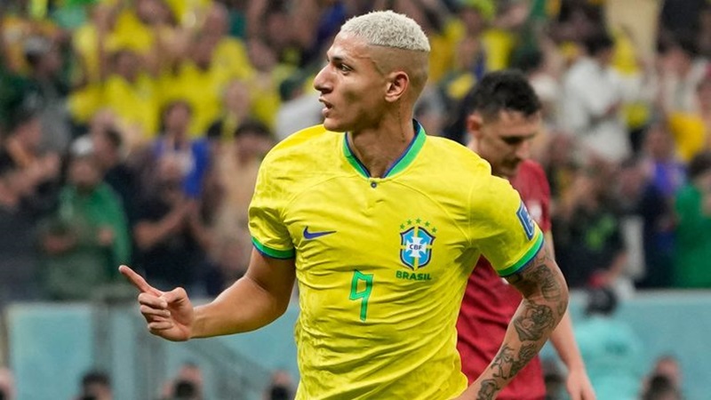 Richarlison luôn thể hiện tinh thần chiến đấu hết mình trong màu áo tuyển quốc gia