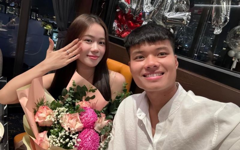 Chàng trai có đời tư giản dị bên tình yêu ngọt ngào