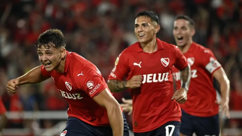 Khoảnh khắc ăn mừng bàn thắng quyết định