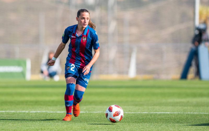 Nàng hậu vệ ghi bàn đầu tiên tại Primera División cùng Levante