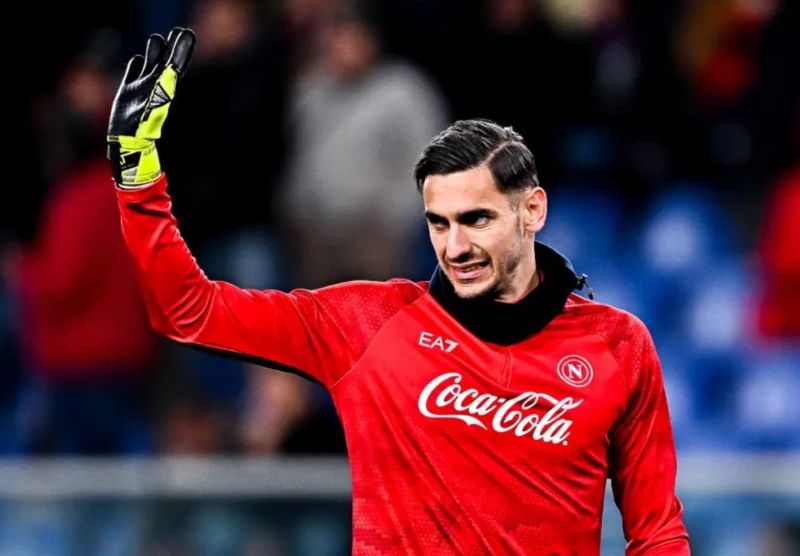 Alex Meret là thủ môn trụ cột của Napoli với phong độ ổn định