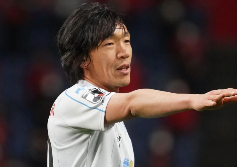 Anh từng tỏa sáng tại Celtic với nhiều siêu phẩm sút phạt và ghi bàn vào lưới Manchester United tại Champions League