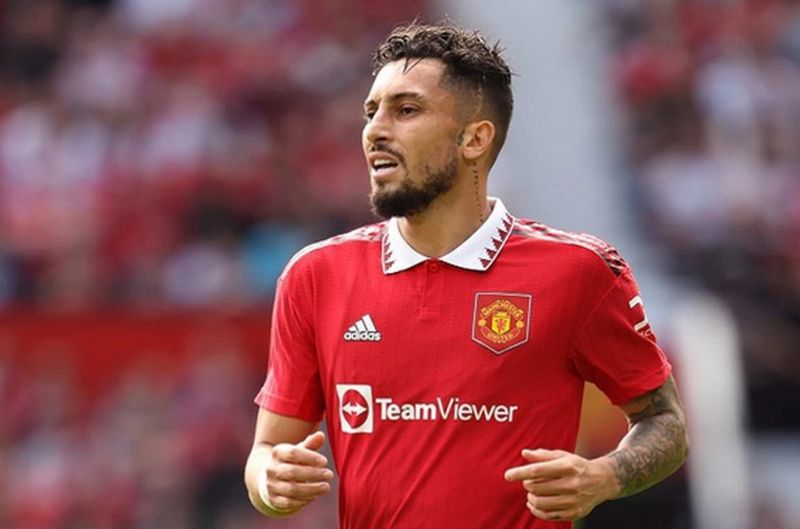 Hỗ trợ tấn công mạnh, phòng ngự ổn định