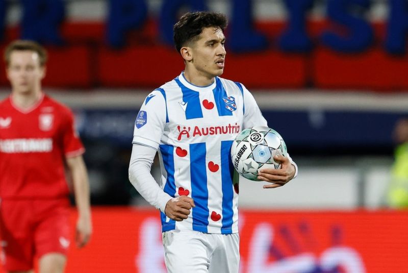 Osame Sahraoui - phù thủy giữa sân của đội tuyển Na Uy