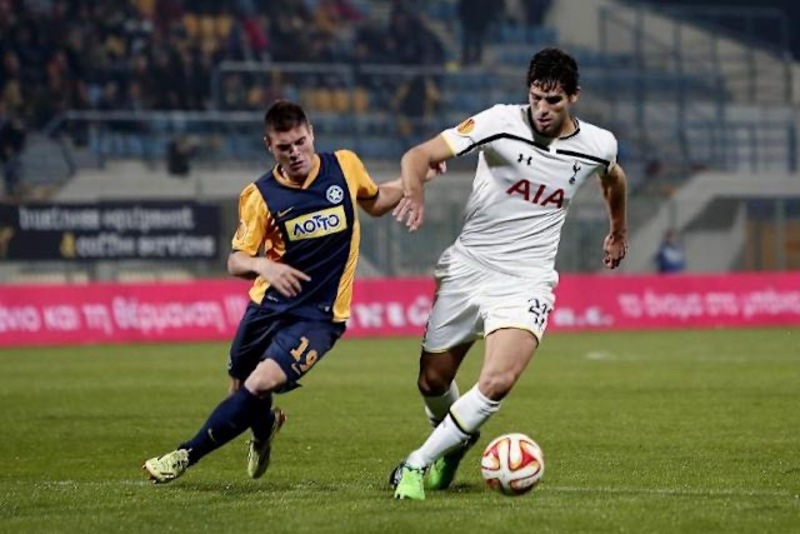 Tasos Tsokanis sở hữu lối chơi chắc chắn và tinh thần thi đấu kiên cường 