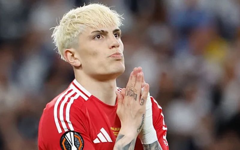 Chân sút trở thành niềm hi vọng mới cho tương lai của Manchester United 