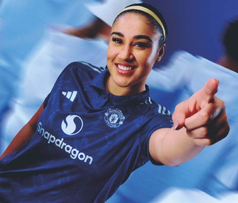 Cô từng gắn bó lâu năm với Everton trước khi chuyển đến Manchester United Women