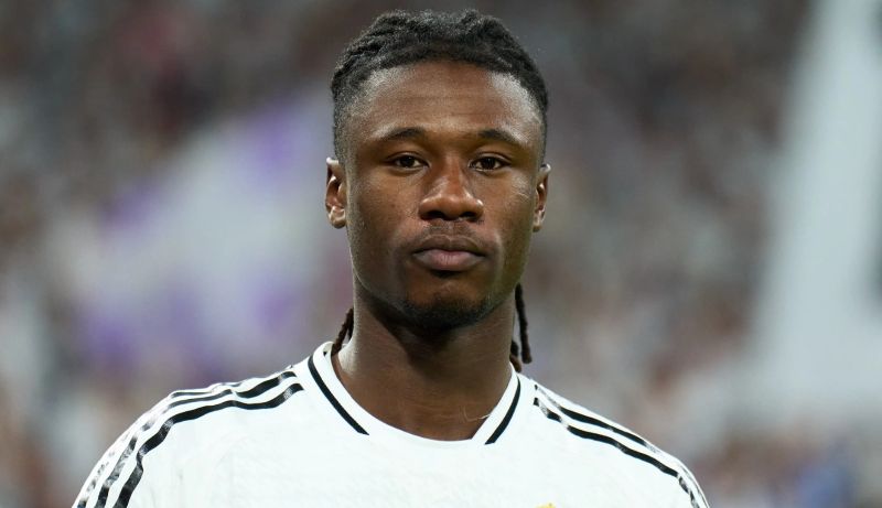 Eduardo Camavinga là tiền vệ trẻ người Pháp hiện khoác áo Real Madrid