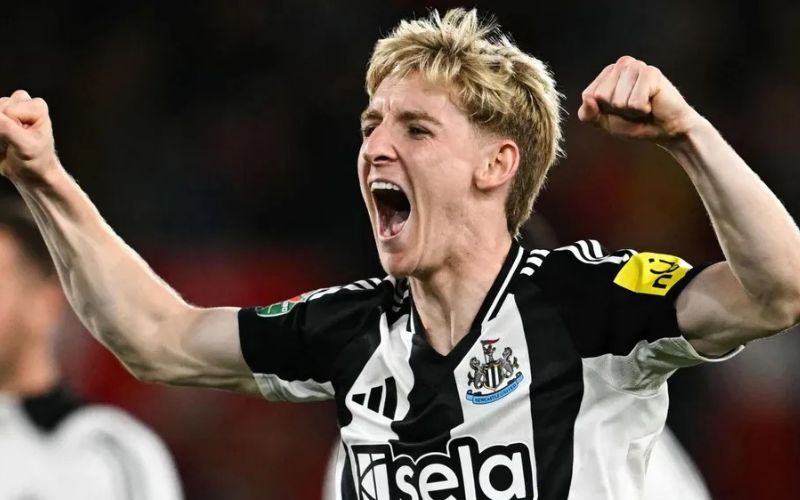 Anthony Gordon đang được xem là tương lai của bóng đá nước Anh 