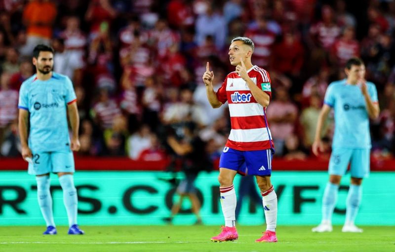 Từ Granada đến Bayern Munich, Bryan chứng minh rằng thể hình không quyết định đẳng cấp