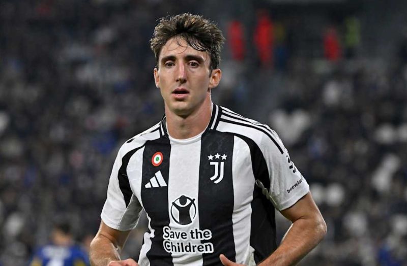 Anh gây ấn tượng bởi khả năng tạt bóng chính xác, di chuyển thông minh và tinh thần thi đấu kỷ luật