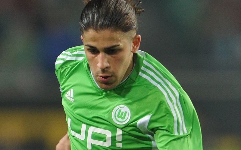 Chân sút trở thành mũi tấn công hiệu quả nơi hành lang trái.