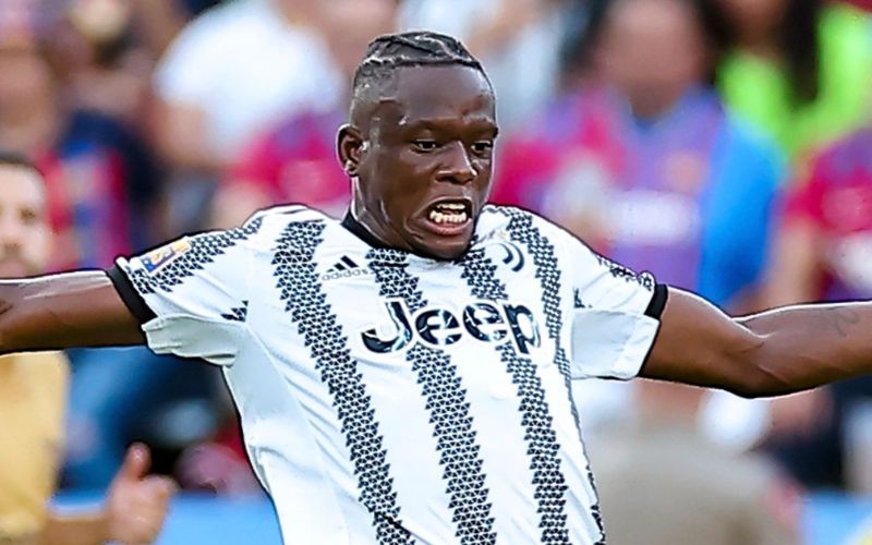 Denis Zakaria là hình mẫu cho các cầu thủ trẻ noi theo.