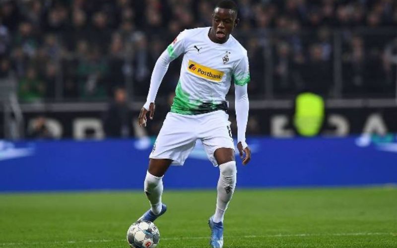 Denis Zakaria là một trong những tiền vệ toàn diện nhất của bóng đá Thụy Sĩ.