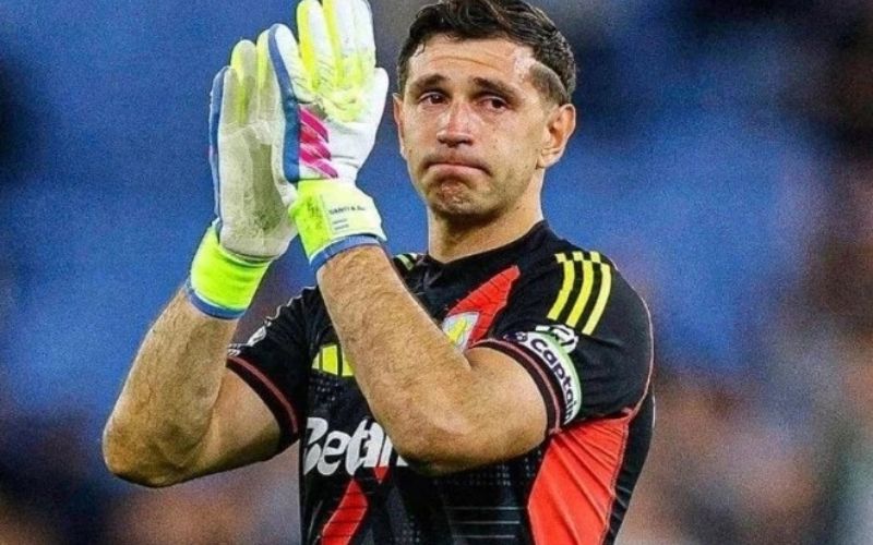 Emiliano Martínez là tấm gương truyền cảm hứng cho thế hệ cầu thủ trẻ.