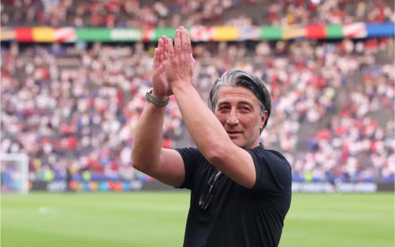 Ông chú trọng vào việc xây dựng hàng phòng ngự chắc chắn 